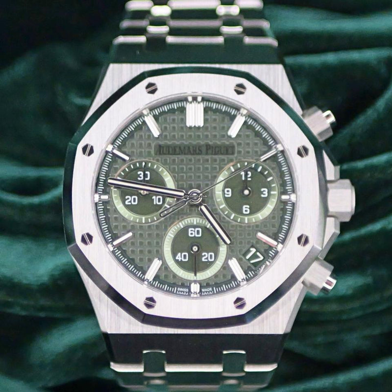 Audemars Piguet MINT COMPLETE SET Royal Oak Selfwinding Green Dial Stainless Steel Bracelet 26240 ST