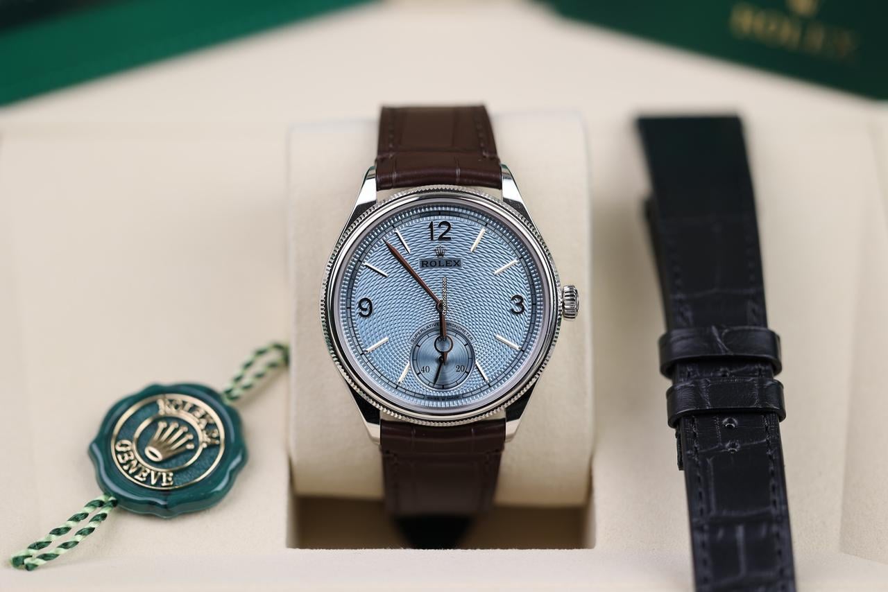 Rolex | 1908 | 52506 | Platinum | 39 x 34 mm | Leather | Blue | Automatic