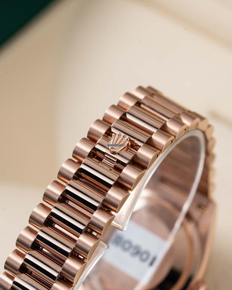 Rolex | Day-Date | 128235 | Rose gold | 36 mm | Brown | Automatic