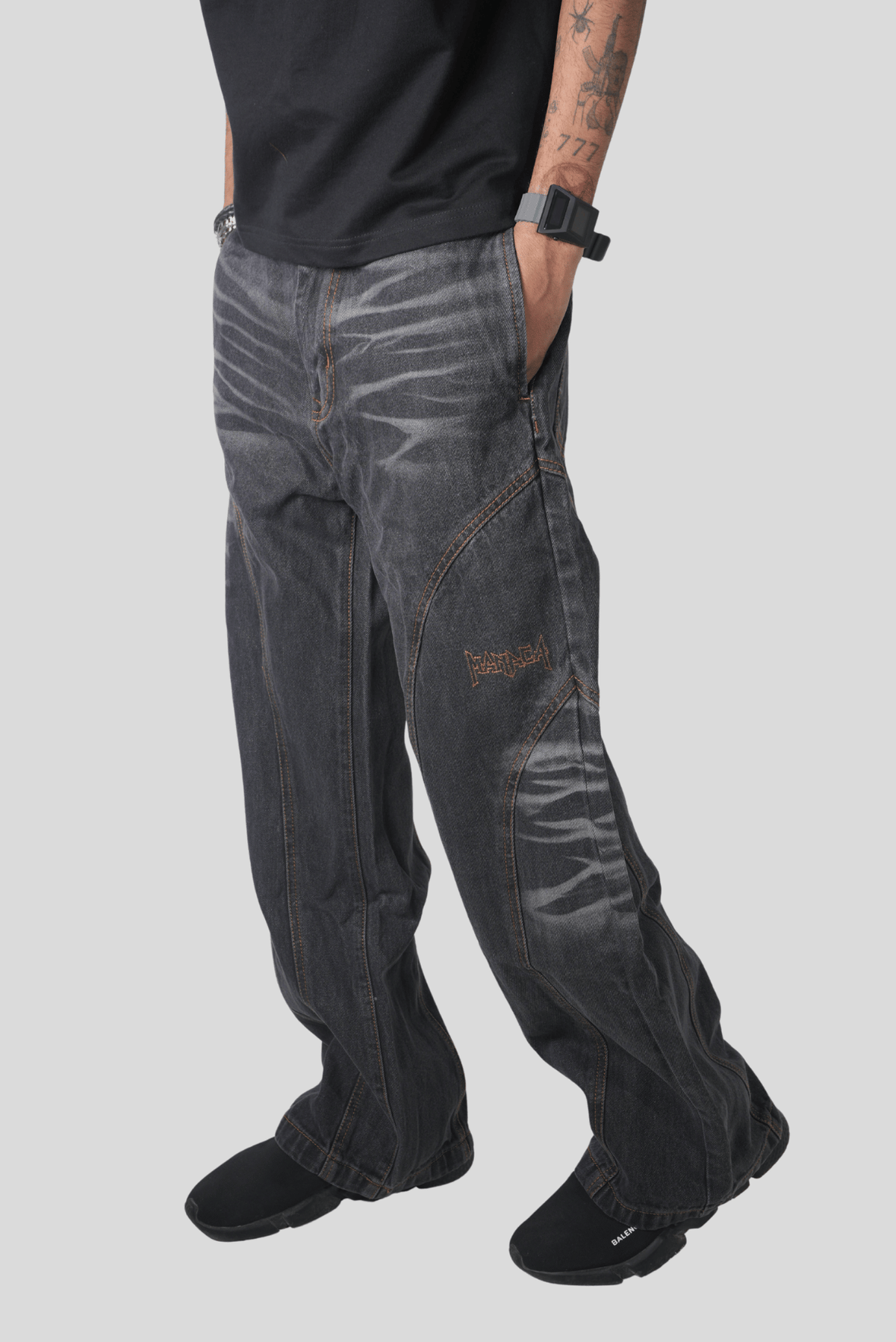 RUSTY BLACK