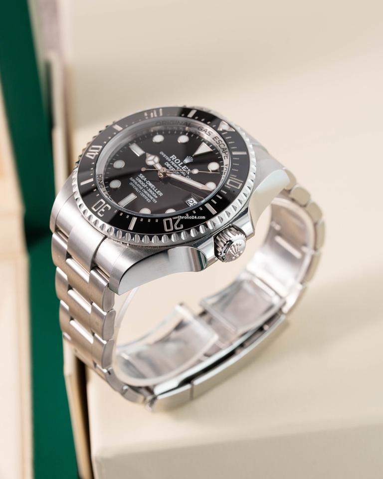 Rolex | Sea-Dweller | 136660 | Steel | 44 mm | Black | Automatic