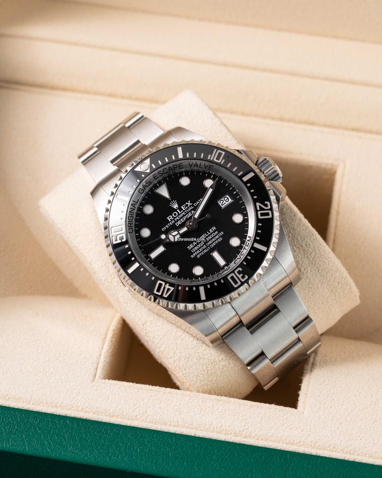Rolex | Sea-Dweller | 136660 | Steel | 44 mm | Black | Automatic