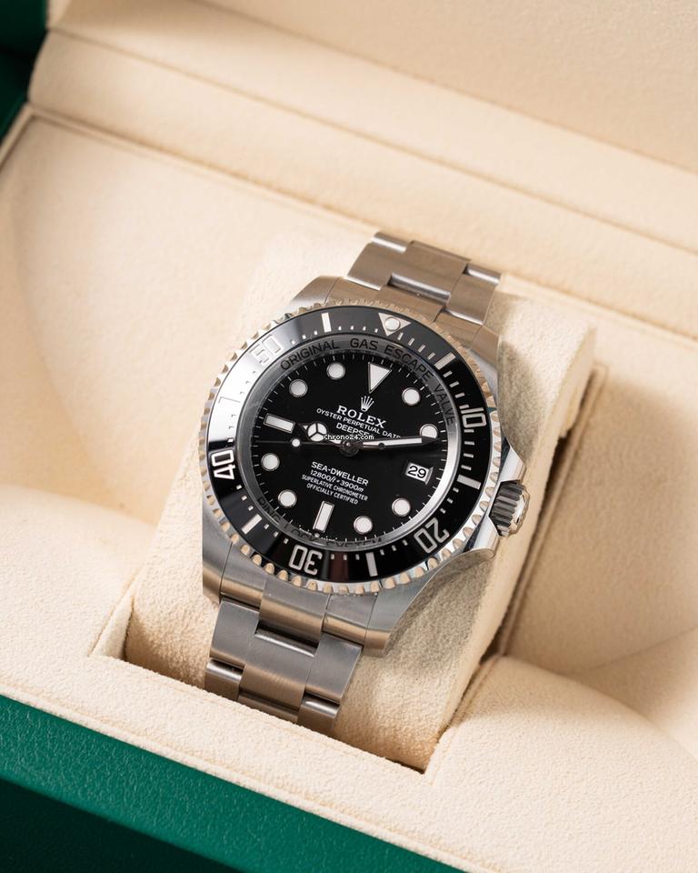 Rolex | Sea-Dweller | 136660 | Steel | 44 mm | Black | Automatic