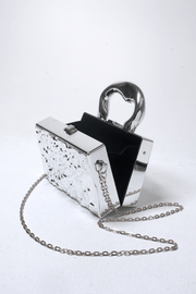 Crater Surface Clutch