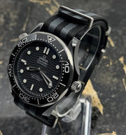 Omega Seamaster Diver 300 MNew 2026 - Black Ceramic - Nato Strap - Seamaster Diver 300 M - 43,5mm
