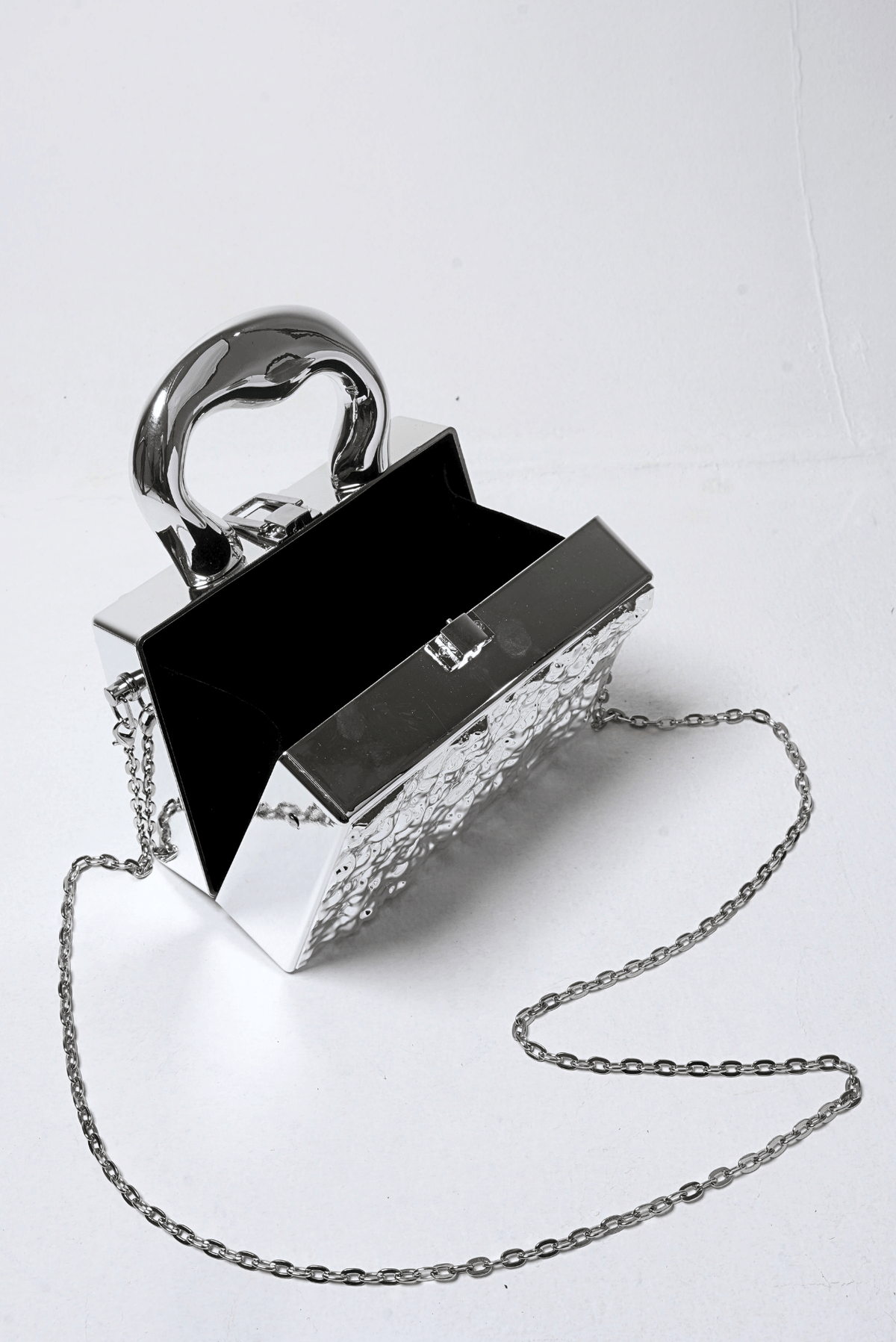 Crater Surface Clutch
