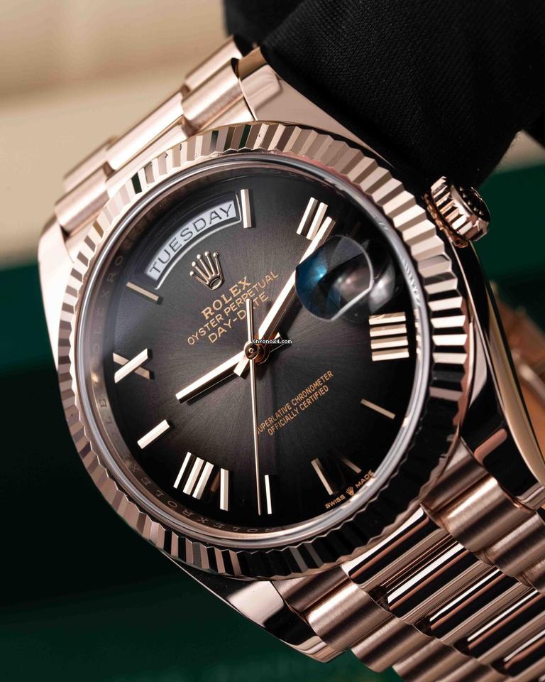 Rolex | Day-Date | 228235 | Rose gold | 40 mm | Grey | Automatic