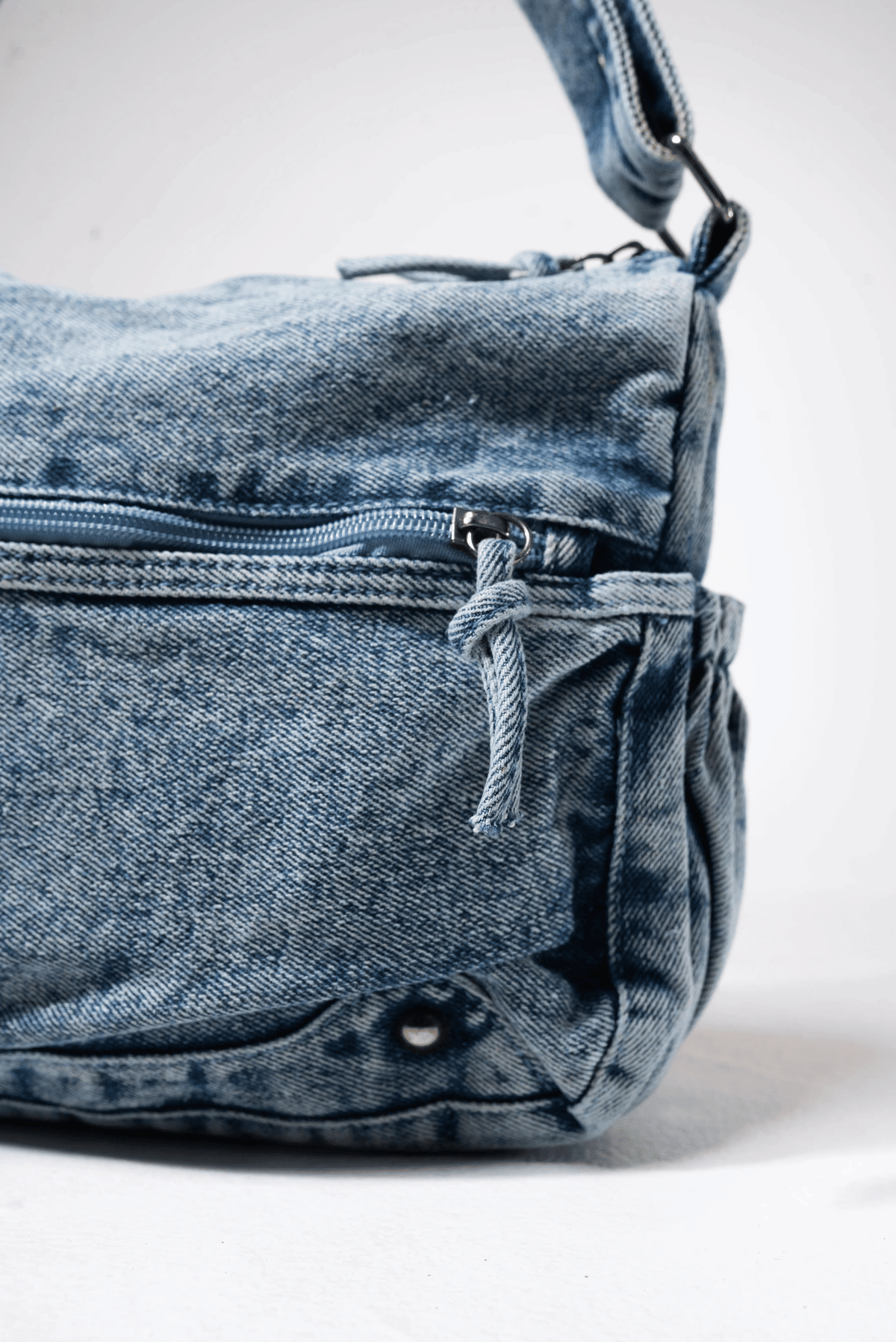 MANACA Ironfade Shoulder Bag