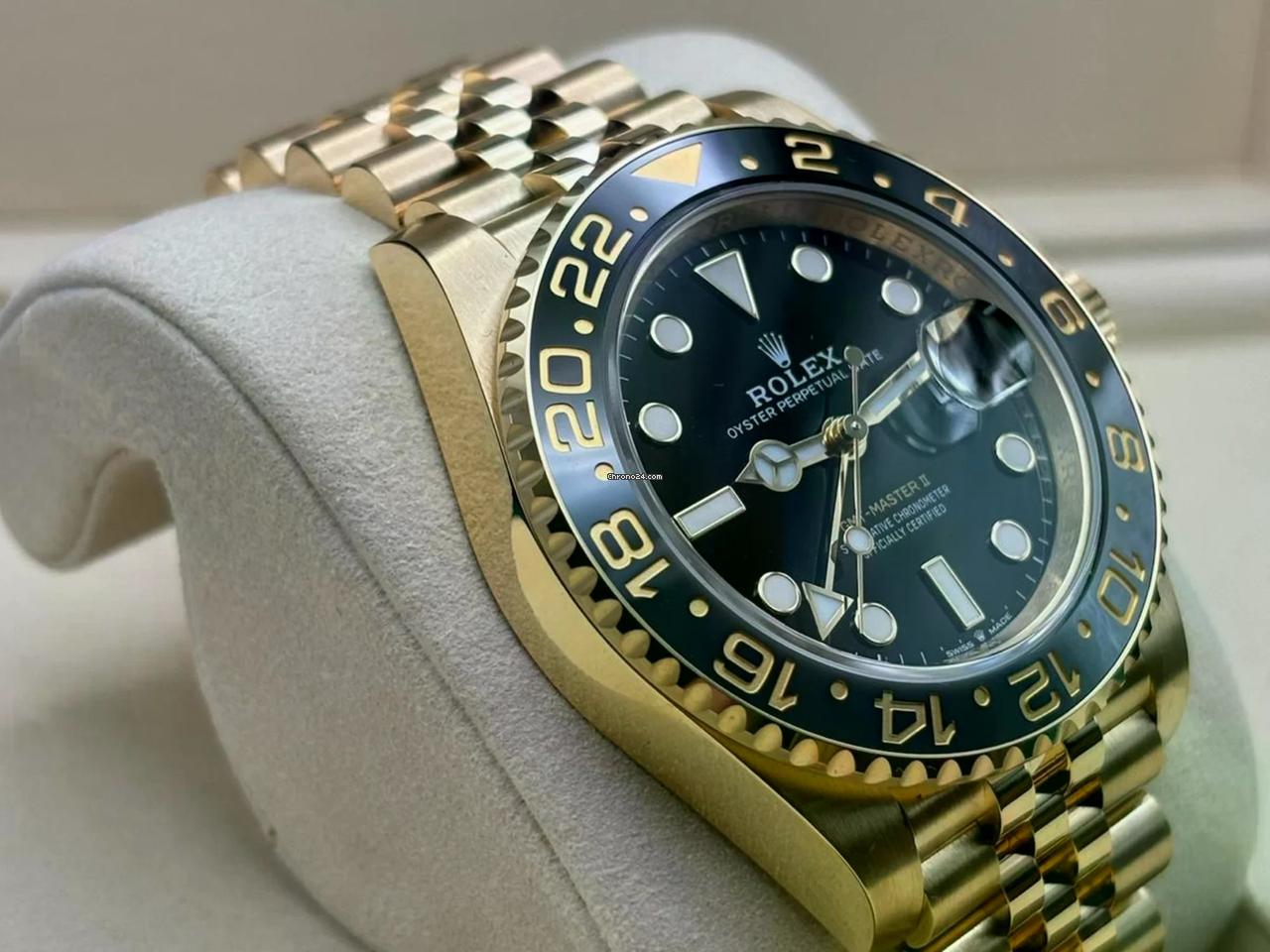 Rolex | GMT-Master II | 126718GRNR | Yellow gold | 40 mm | Black | Automatic