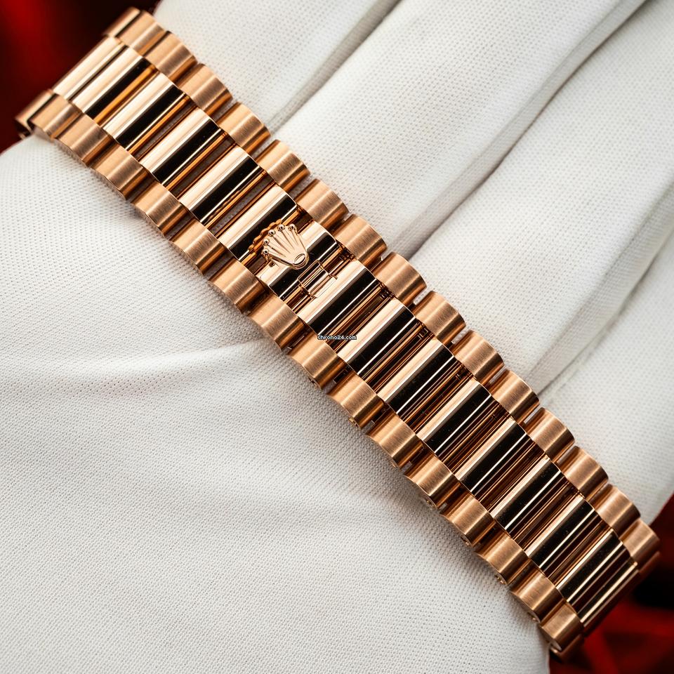 Rolex | Day-Date | 128235 | Rose gold | 36 mm | Rose gold | Blue | Automatic