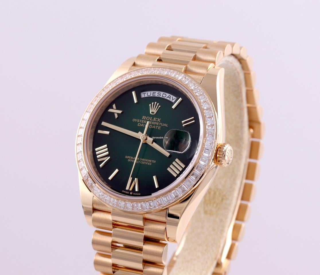 Rolex | Day-Date | 228398TBR-0042 | Yellow gold | 40 x 48 mm | Yellow gold | Green | Automatic