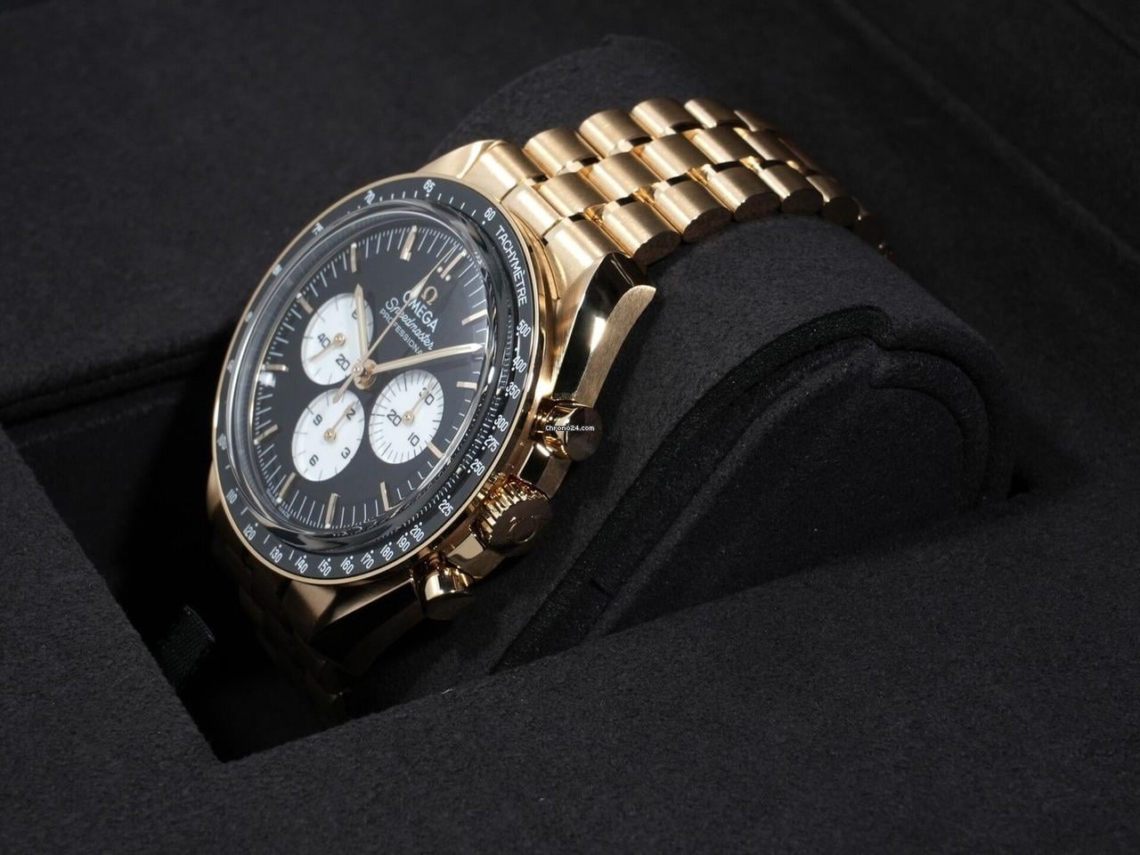 Omega Speedmaster Professional Moonwatch310.60.42.50.01.002 2026 Yellow gold Like new & unworn