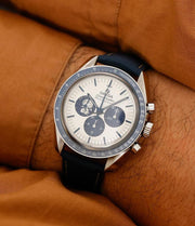 Omega Speedmaster Professional Moonwatch“Silver Snoopy Award” 50th Anniversary UNWORN 2026 310.32.42.50.02.001