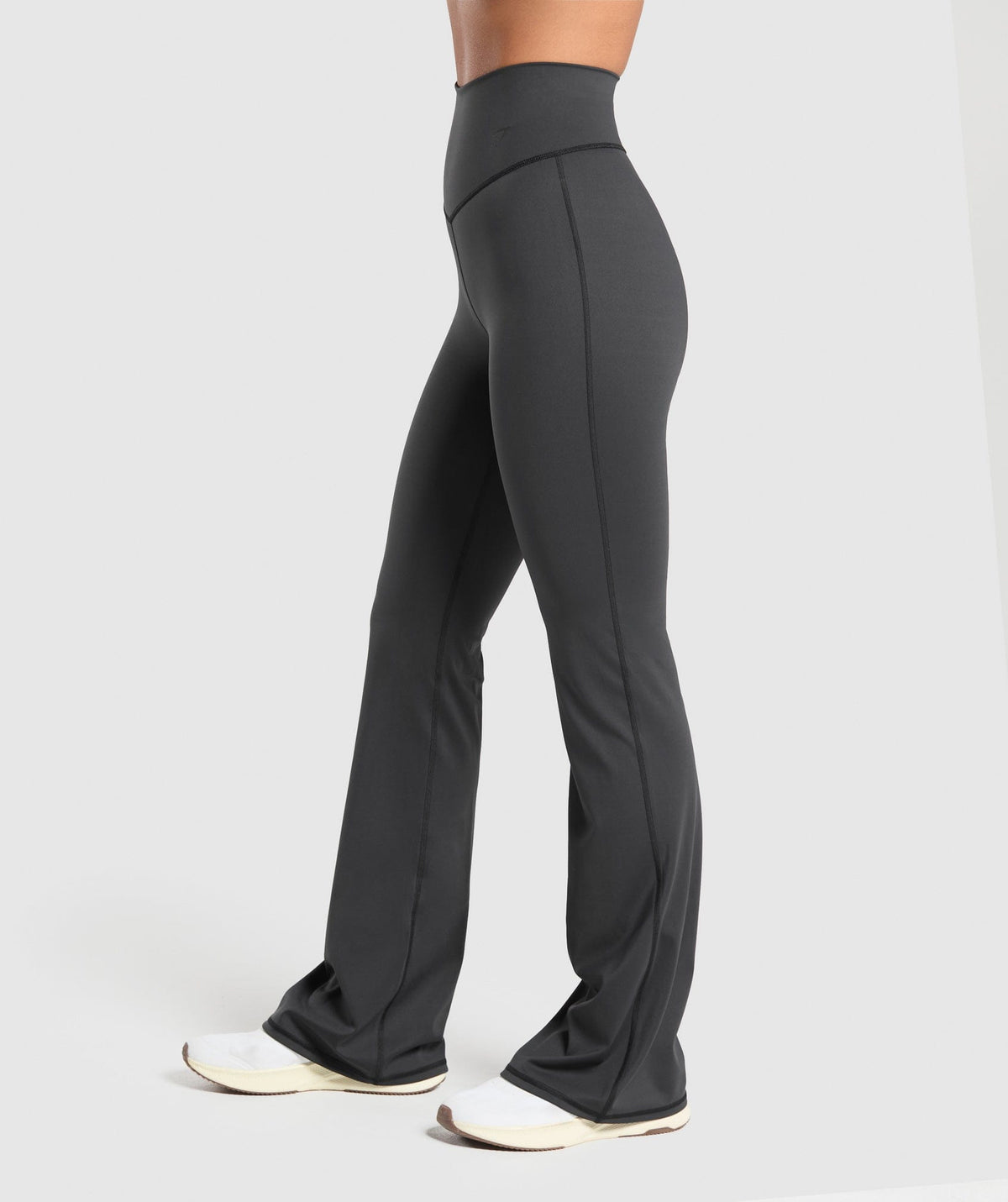Gymshark Elevate Flared Leggings 2.0 - Black