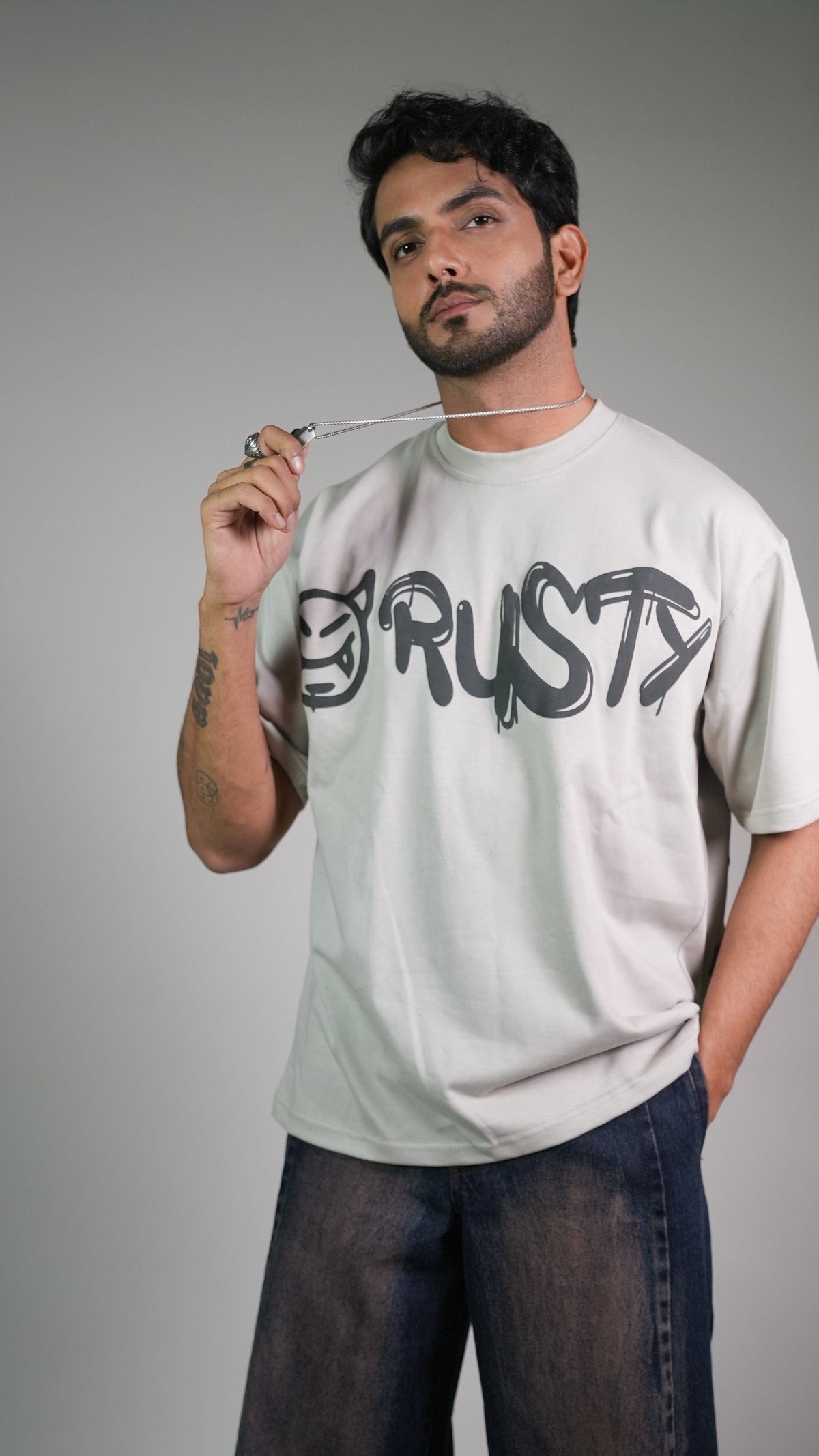 RUST GRAFFITI GREY MEN’S OVERSIZED T-SHIRT