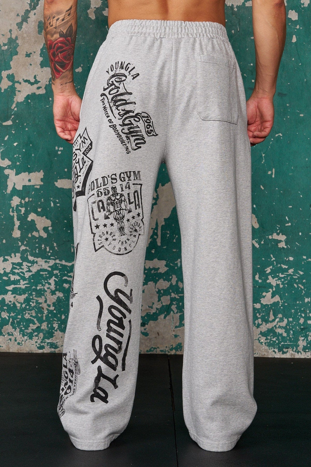 2142 - Golds Gym Evolution Sweats