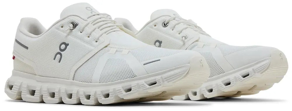 ON Cloud 6 'Triple White'