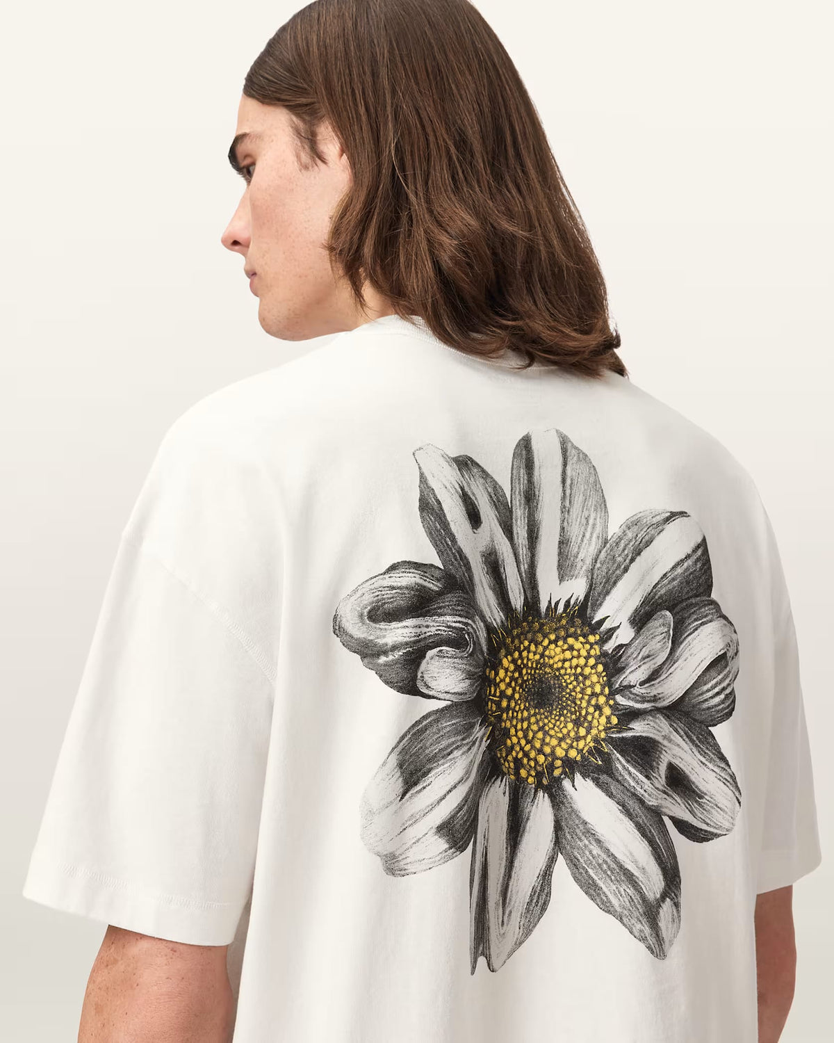 Petals Boxy Short Sleeve Graphic Chalk White T-Shirt