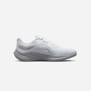 Nike Quest 5 Sail Black Coconut Milk White WMNS