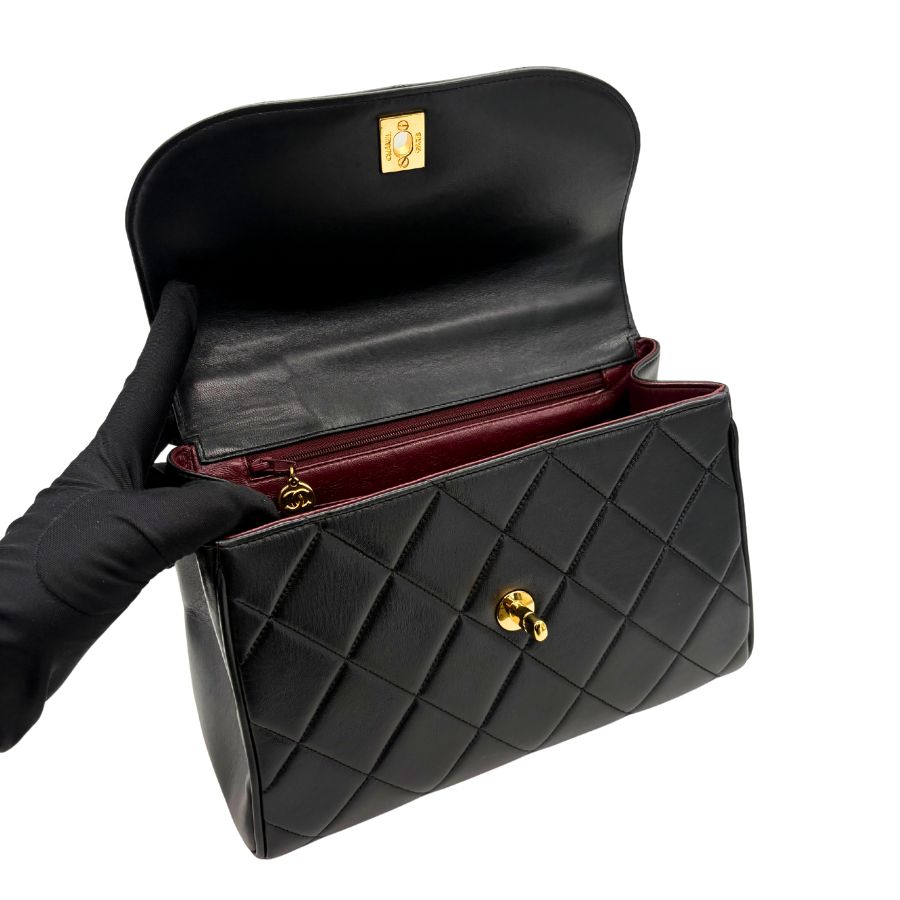 JAH229 - CHANEL Vintage Black Lambskin Quilted Flap Handbag