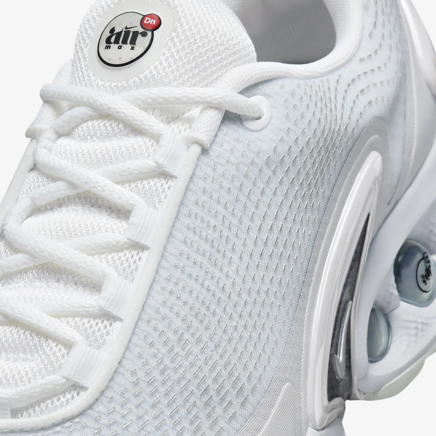 Nike AIR MAX DN { WHITE/METALLIC SILVER-PURE PLATINUM