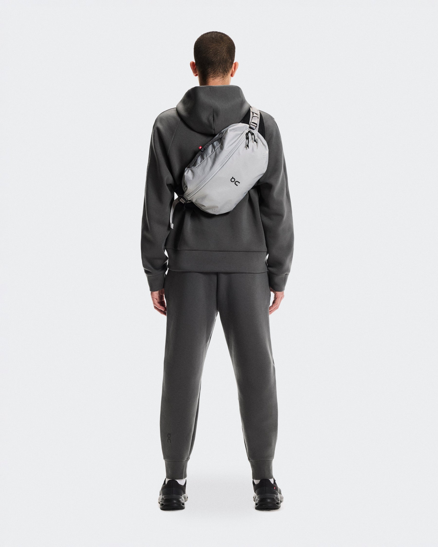 On Sling Pack 9L Glacier | Black