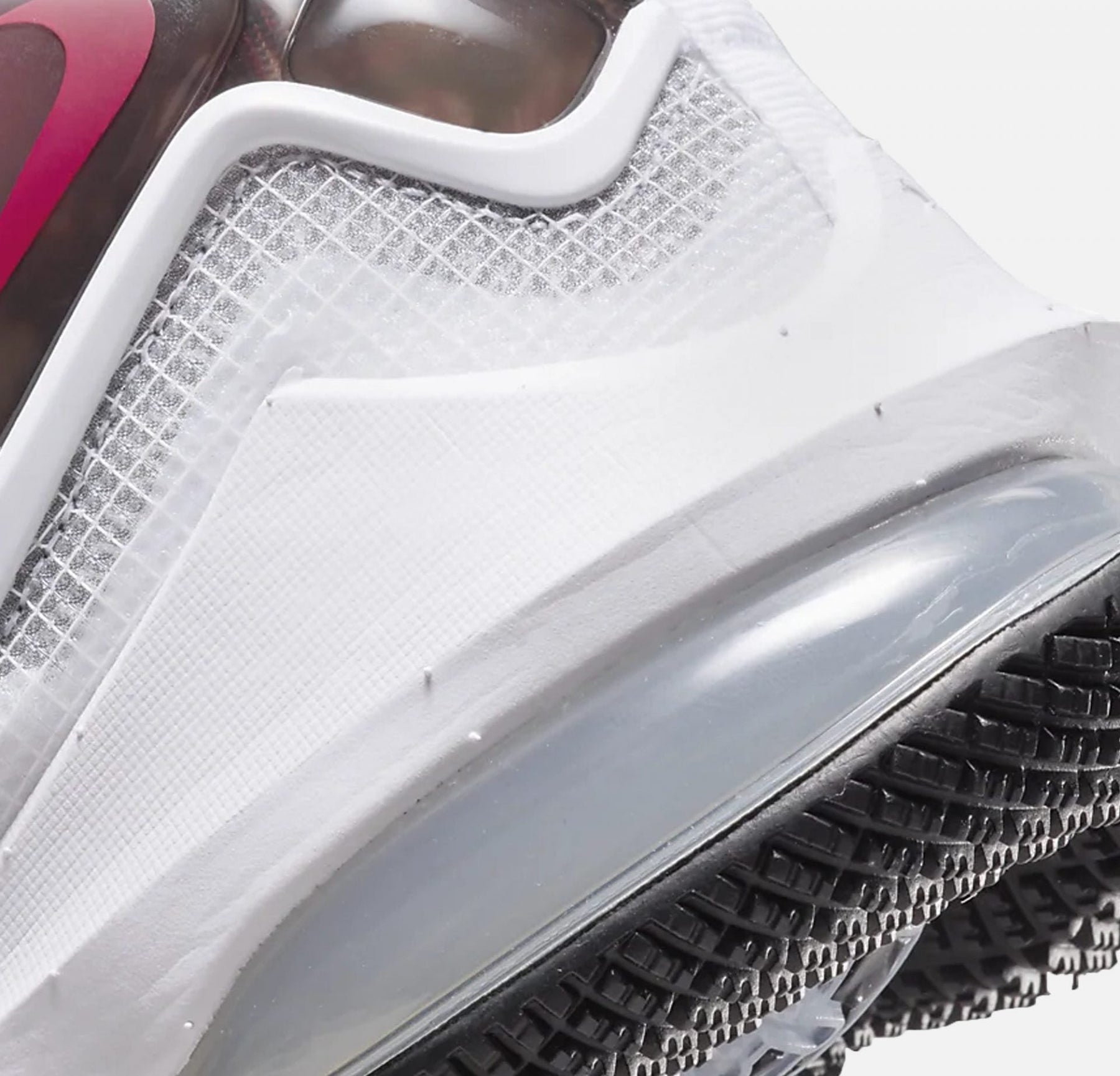 Nike LEBRON 19 { WHITE / UNIVERSITY RED
