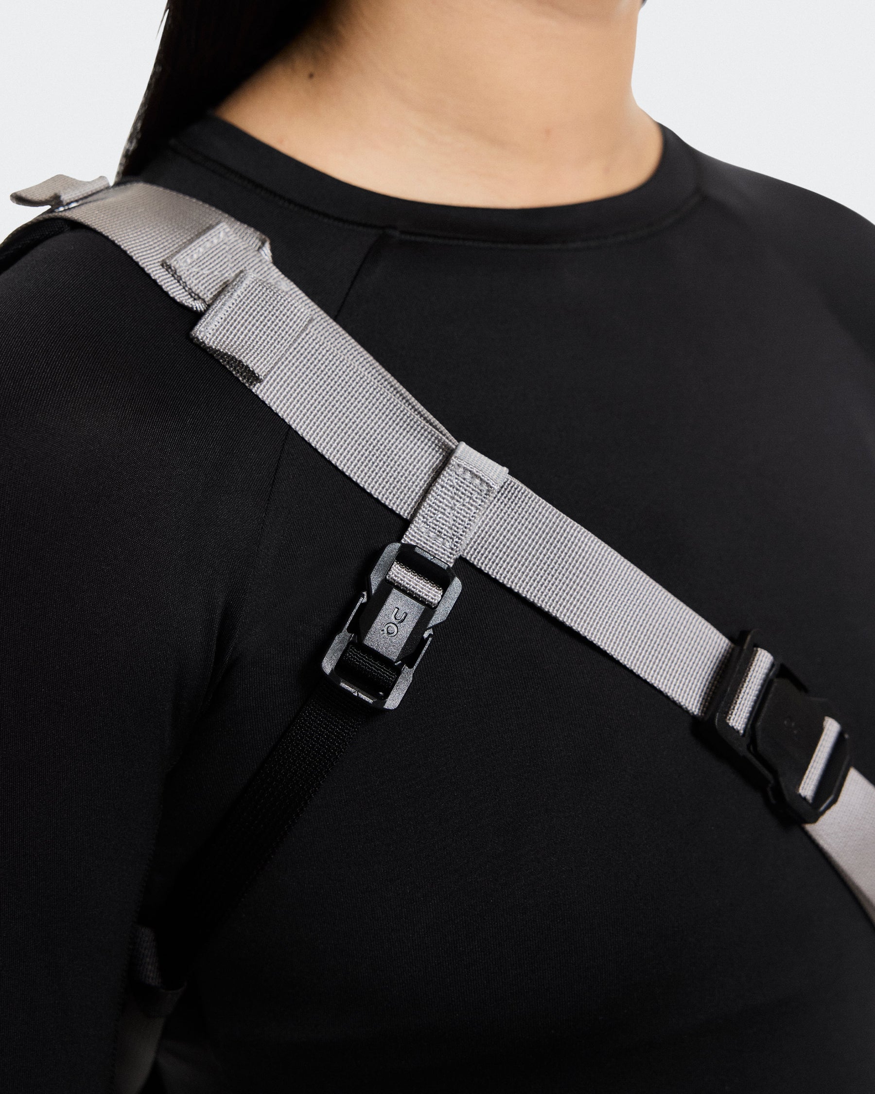 On Sling Pack 9L Glacier | Black