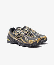 New Balance | 740 { GOLD/BLACK