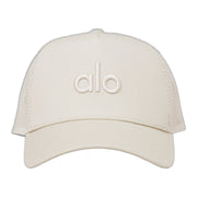 ALO Yoga alo District Trucker Hat - Bone