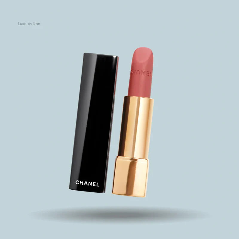 CHANEL
ROUGE ALLURE VELVET
Luminous Matte Lip Colour