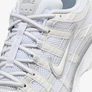 Nike P-6000 { MTLC SUMMIT WHT/WHITE-PURE PLATINUM