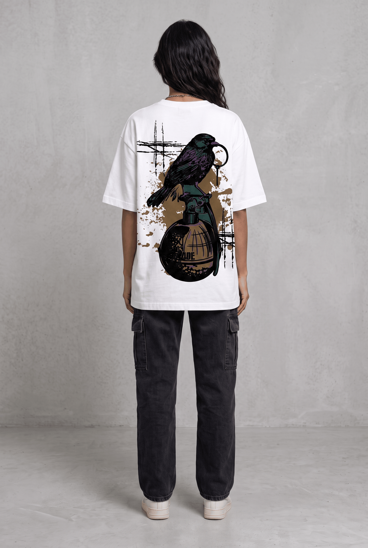 GRENADE WHITE WOMEN’S OVERSIZED T-SHIRT