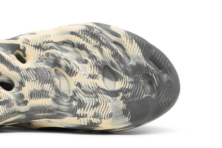 Yeezy Foam Runner Mxt Moon Grey