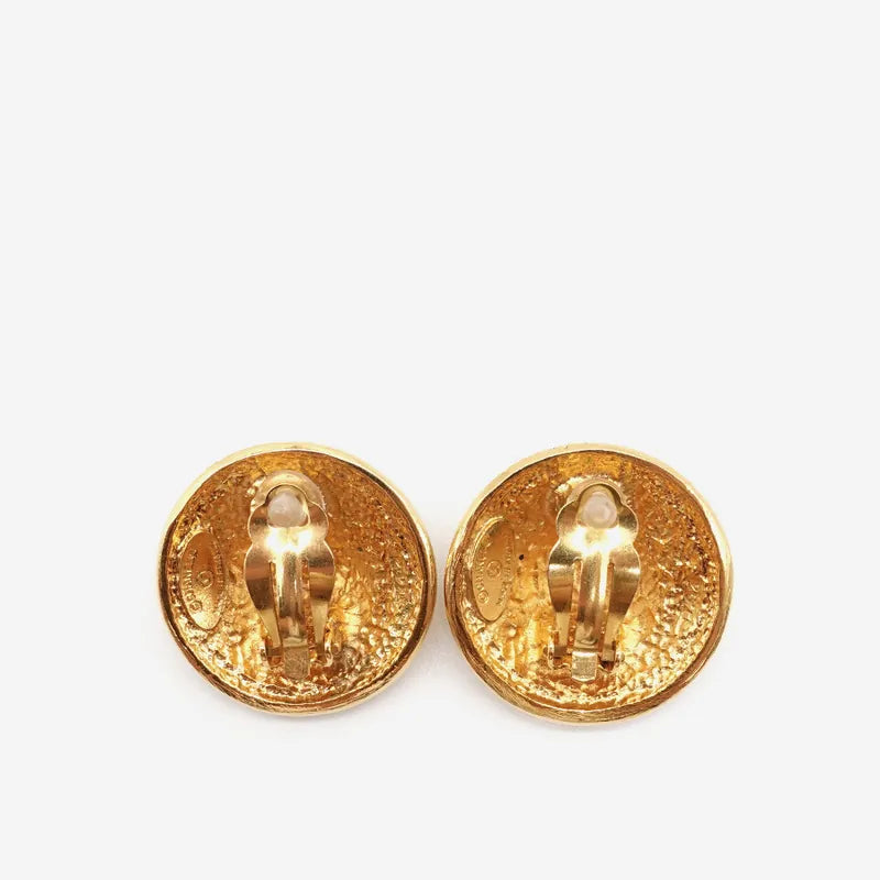 JM891 - CHANEL Vintage Gold Plated Clip-On Earrings