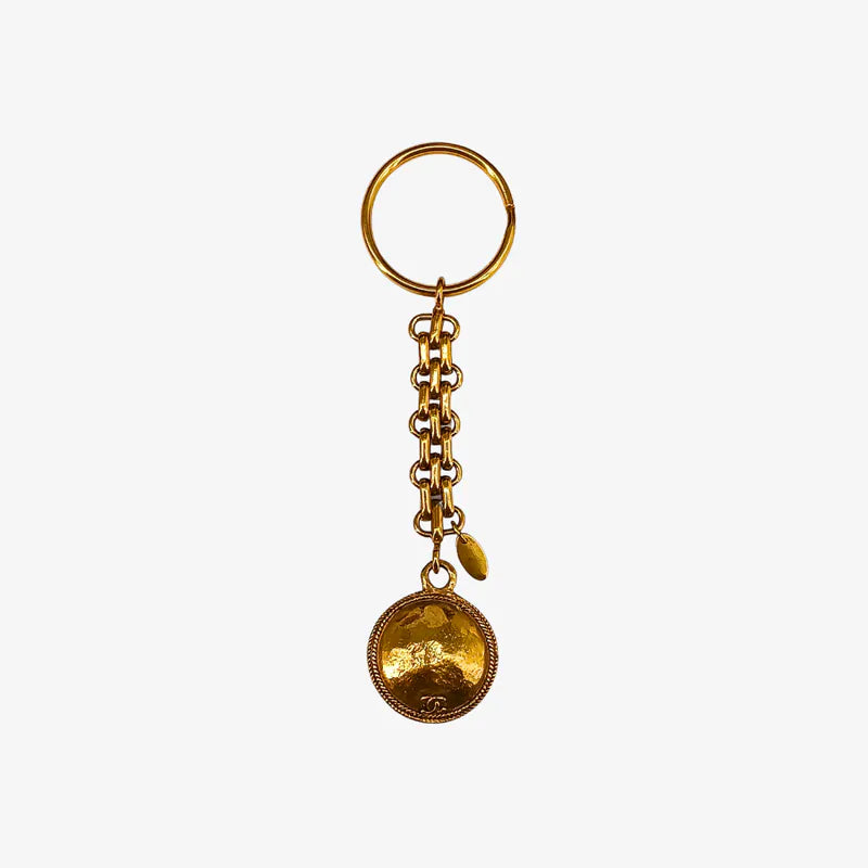 RA156 - CHANEL Gold Key Ring