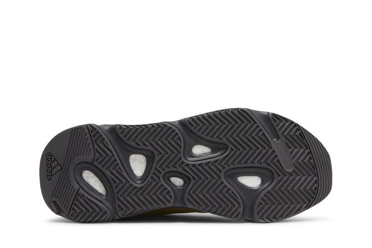 Yeezy Boost 700 Mnvn Resin