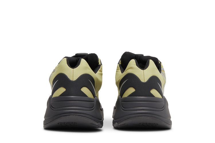 Yeezy Boost 700 Mnvn Resin