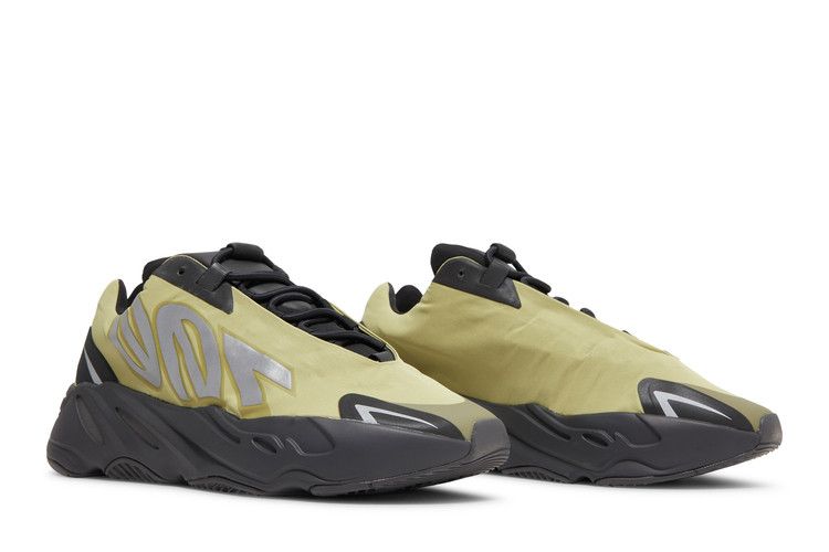 Yeezy Boost 700 Mnvn Resin