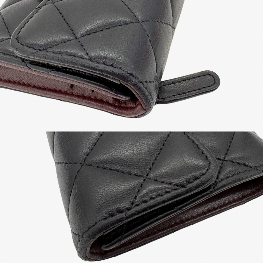 CS097 - CHANEL Vintage Black Lambskin Wallet