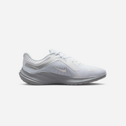 Nike Quest 5 Sail Black Coconut Milk White WMNS