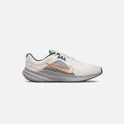 Nike Quest 5 Sail Thunder Blue Light Iron Ore Total Orange