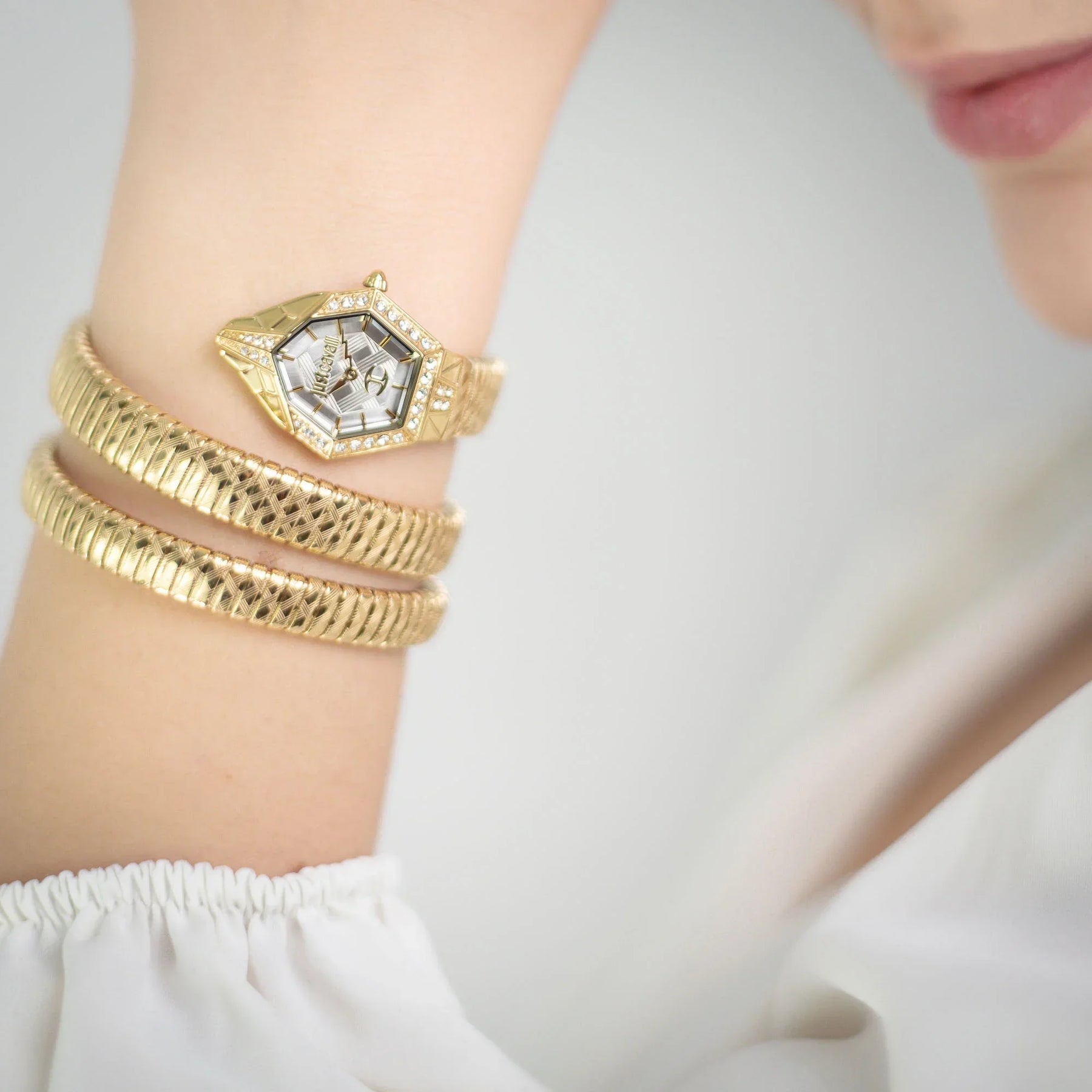 Mesmerizing Yellow Gold Silver