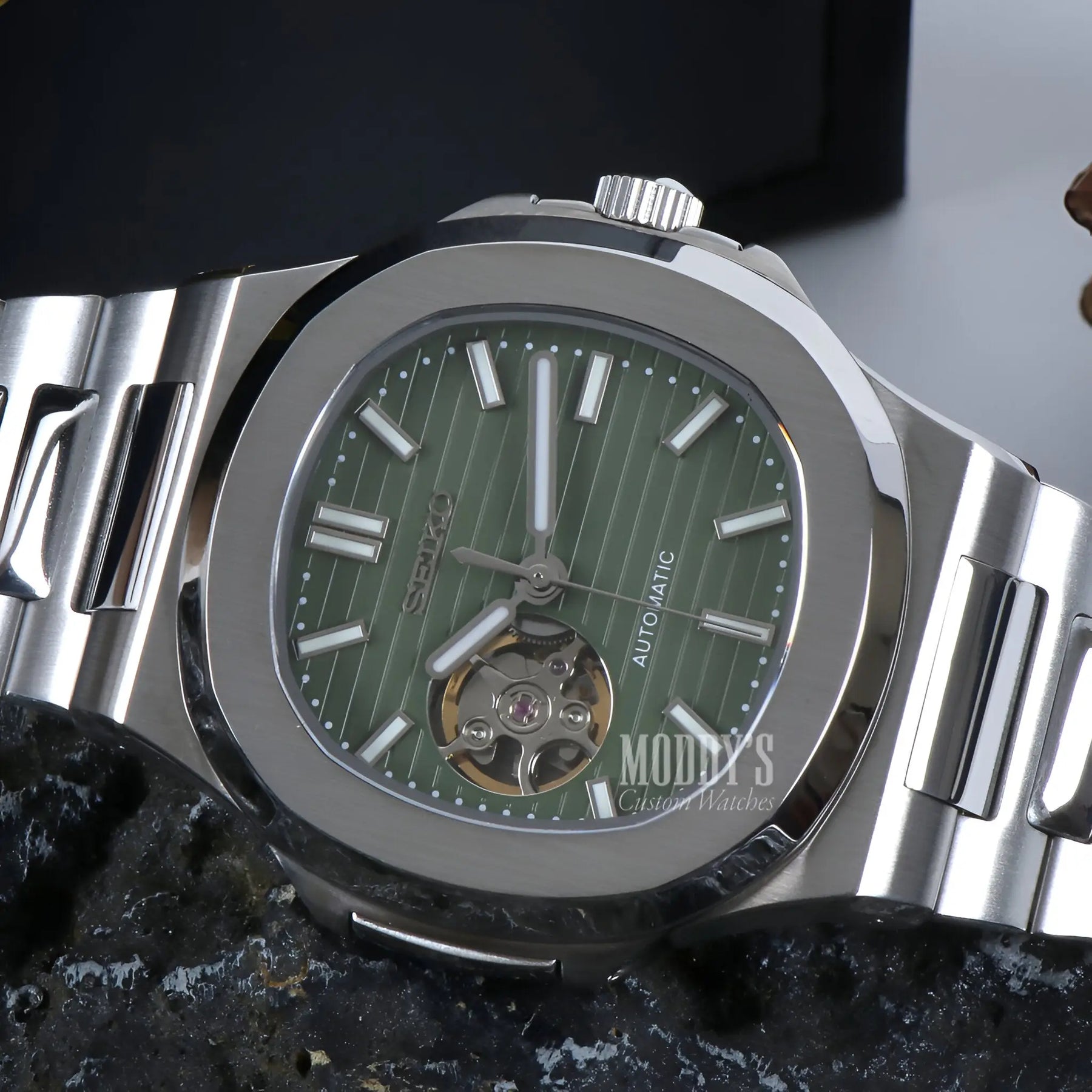 Nautiko Olive Green Open Movement