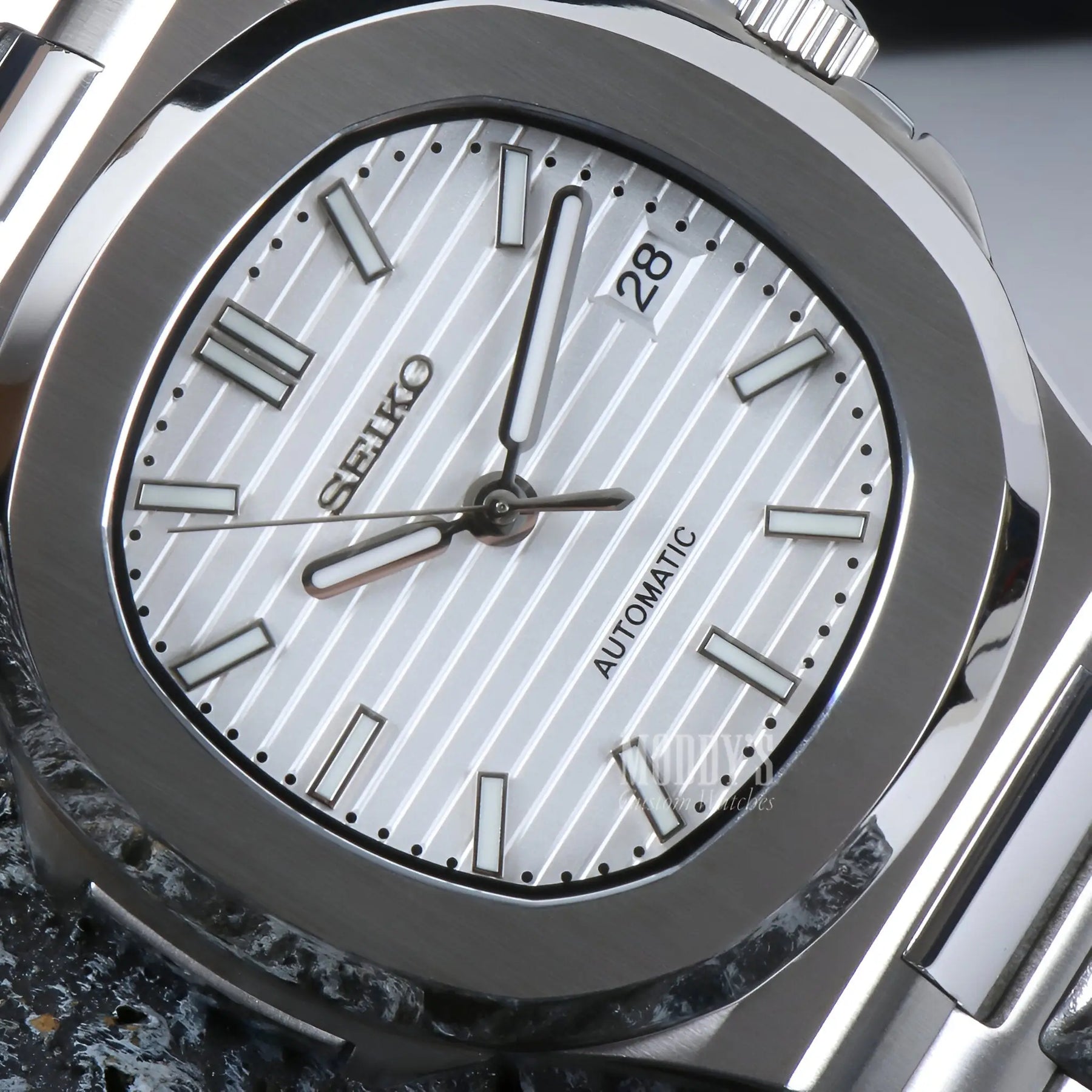Nautiko White