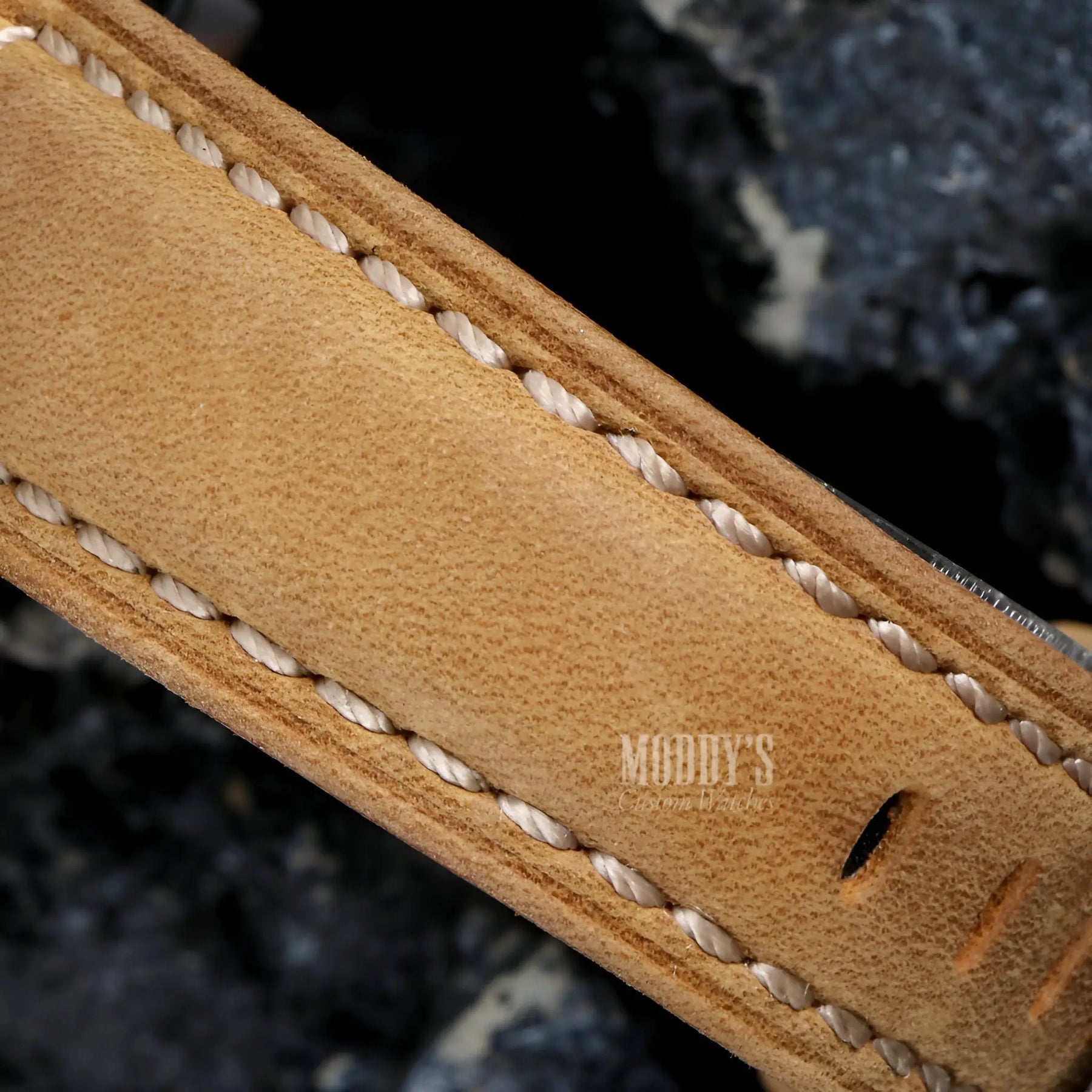 Paneiko Sand Leather