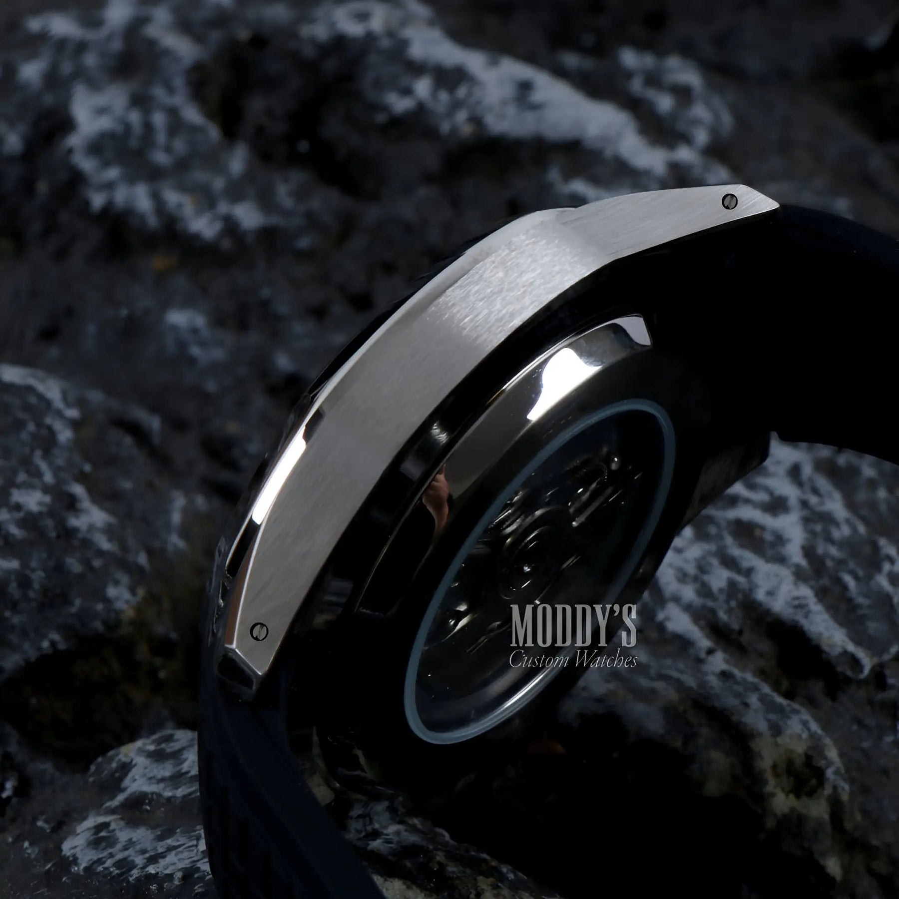 Paneiko Black Rubber