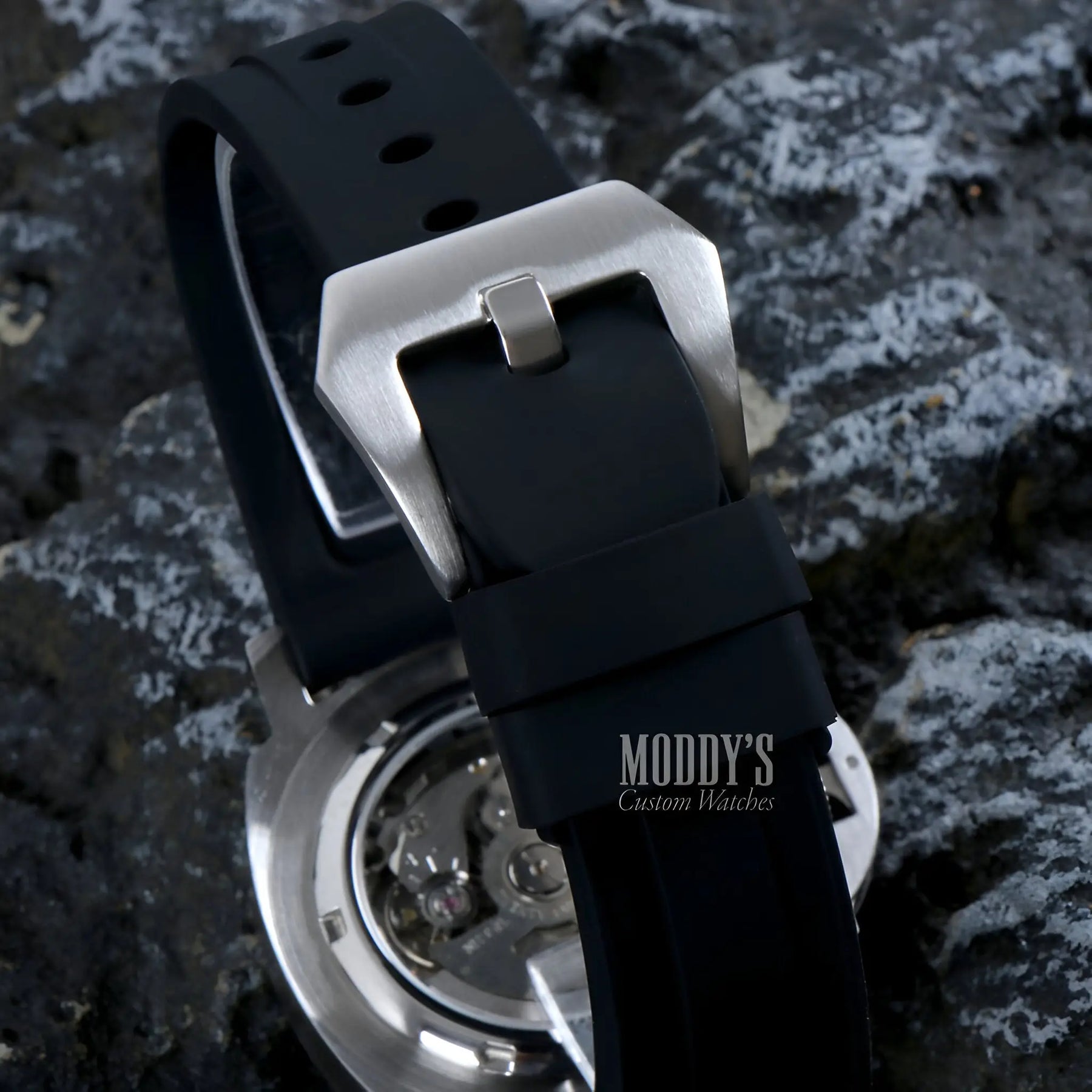 Paneiko Black Rubber