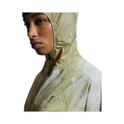 On Ultra Jacket White Caper