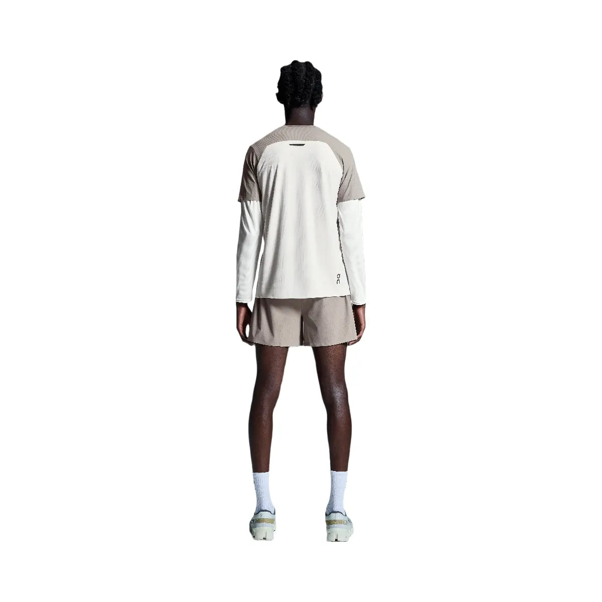 On 5" Performance Shorts Cinder
